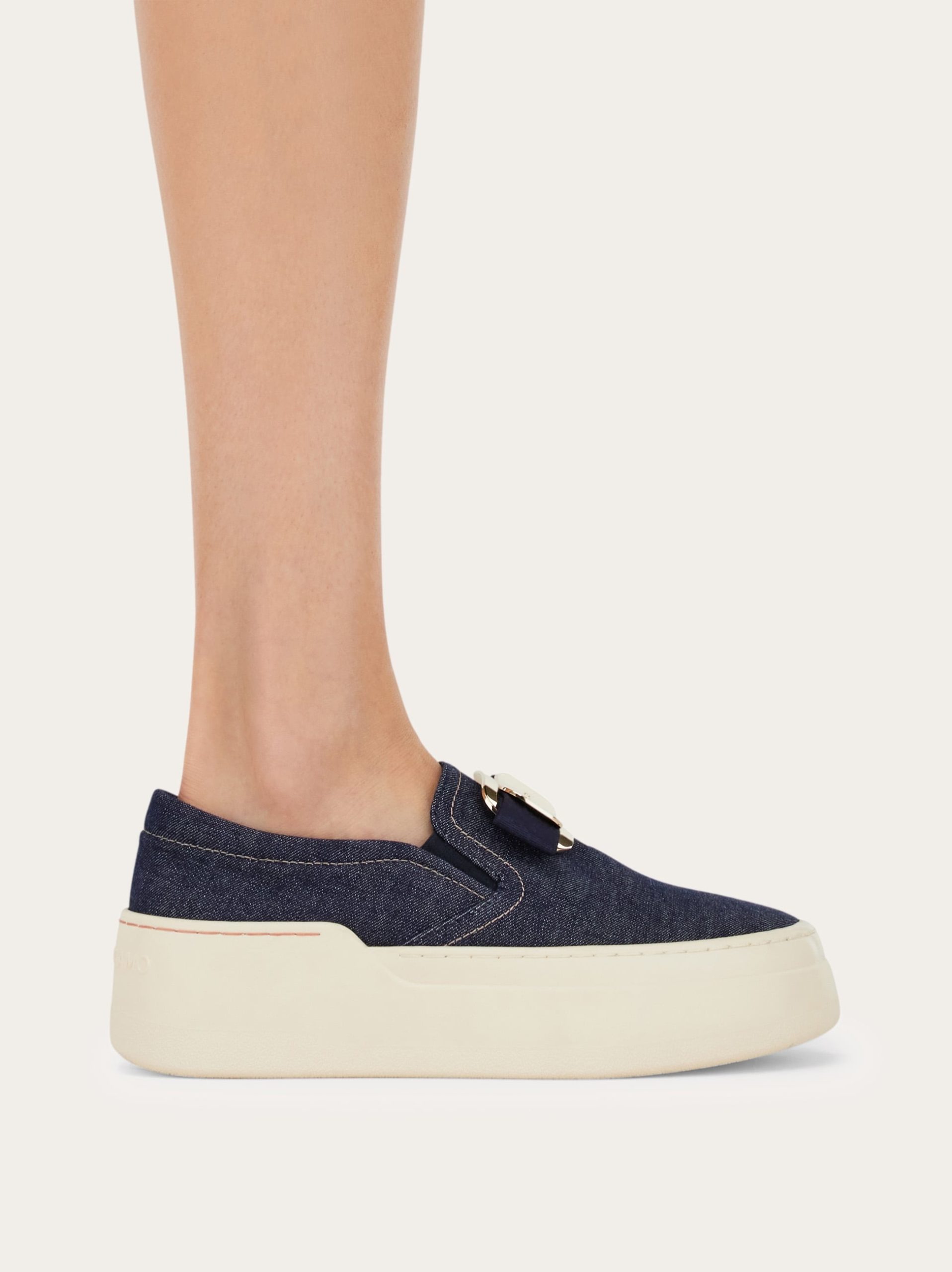 Ferragamo New Vara plate slip on - Image 5